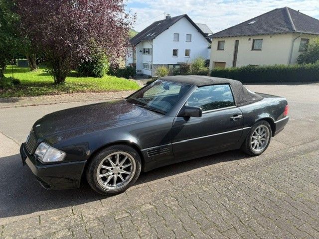 Mercedes-Benz SL 300 174.000 km 15.500 € Lieser 54470