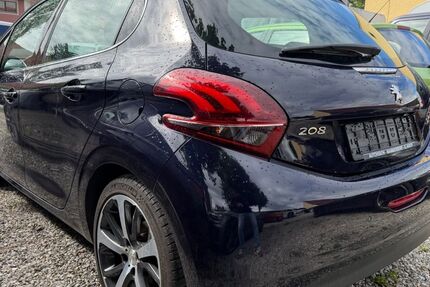 Peugeot 208 100.000 km 8.450 &euro; Mammendorf 82291