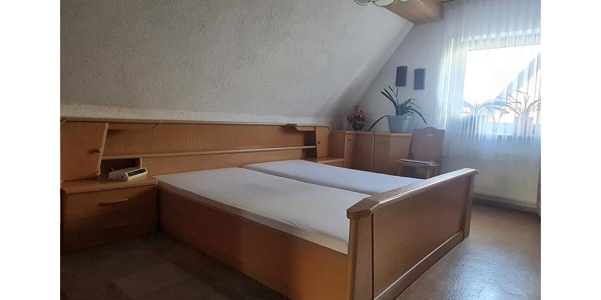 Doppelhaushälfte Marktredwitz - 4 Zimmer, 98 m&sup2;, 160.000&euro; | Angebot:22082738