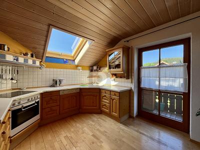 GEMÜTLICH MIT EINLIEGERWOHNUNG UND GARAGE - Etagenwohnung Stiefenhofen | Angebot:27081368