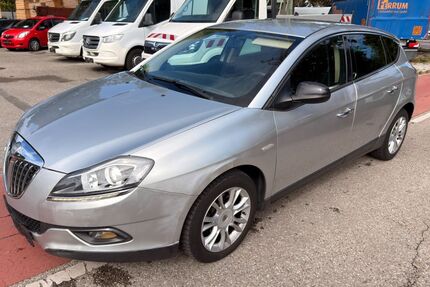 Lancia Delta 151.000 km 1.900 &euro; München 81243