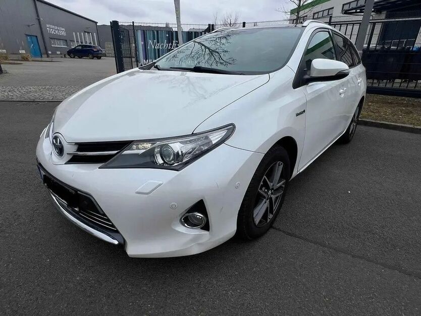 Toyota Auris 316.000 km 6.800 € Berlin 13055