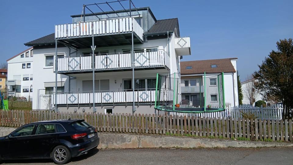 Etagenwohnung Vogt - 5 Zimmer, 120 m&sup2;, 1.050&euro; | Angebot:25421040