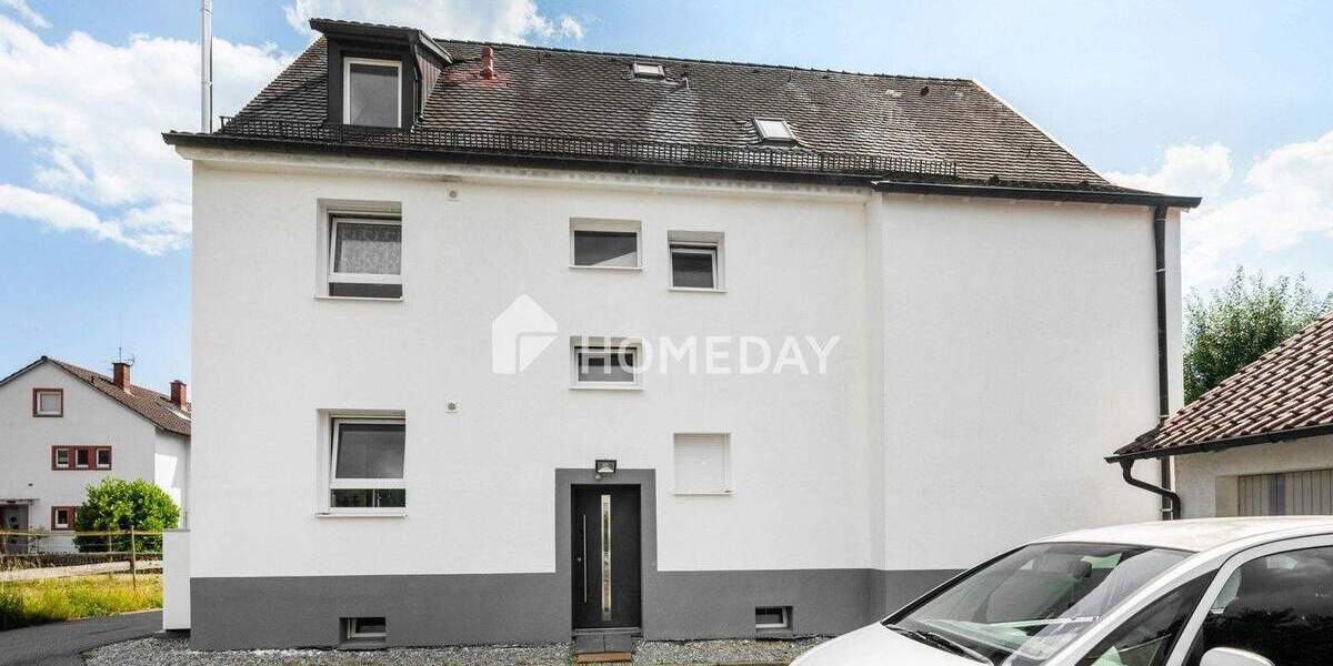 Gepflegtes MFH mit 3 Wohneinheiten & 2 Garagen - ca. 230 m² Wohnfläche auf ca. 427 m² Grundstück 1 zimmer