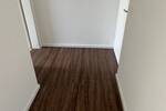 Erstbezug nach Renovierung - 3 ZW im 1. OG mit Balkon zum Innenhof, modernes Tageslichtbad mit Badewanne - ab sofort bezugsbereit