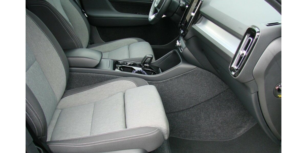 Volvo XC40 NOVC-HEV Plus Dark LED ACC H&K 360º 33.426 km 29.980 &euro; Falkensee 14612