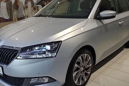 Skoda Fabia 66.588 km 15.190 € Dresden 01067