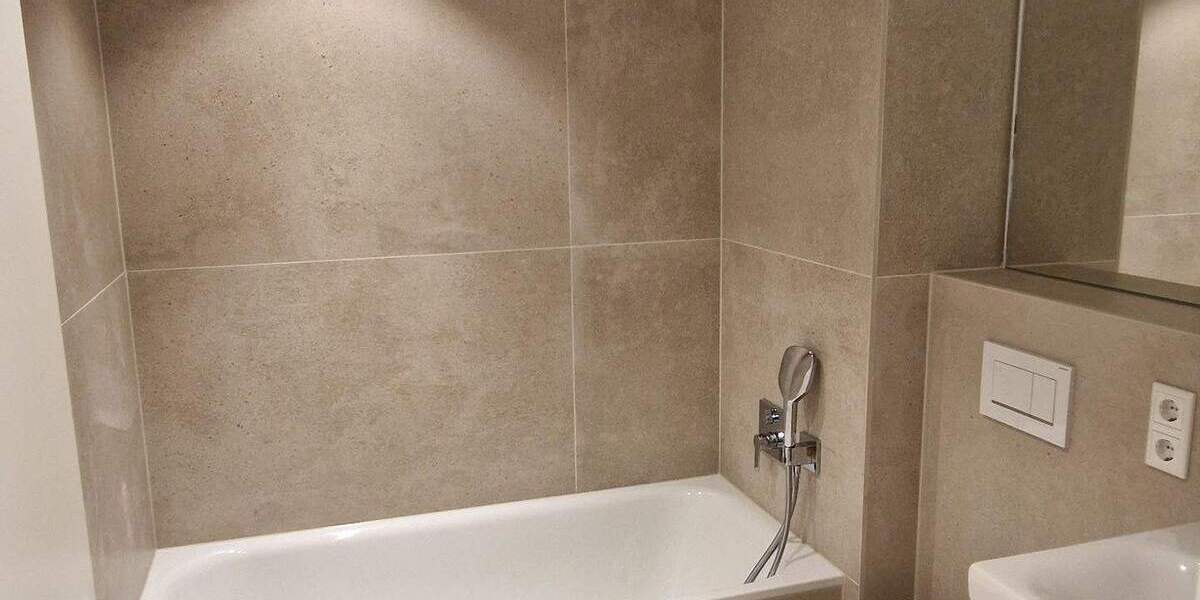 In Uni- Nähe, ansprechend und barrierefrei, 4 - Zi.- Wohnung mit großer Terrasse und TG- Stellplatz 4 zimmer