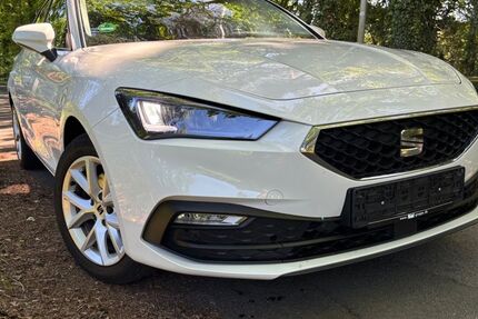 Seat Leon 94.447 km 14.590 &euro; Paderborn 33104