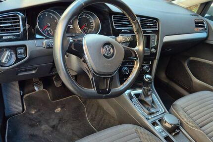 VW Golf 214.000 km 5.700 € Postfeld 24211