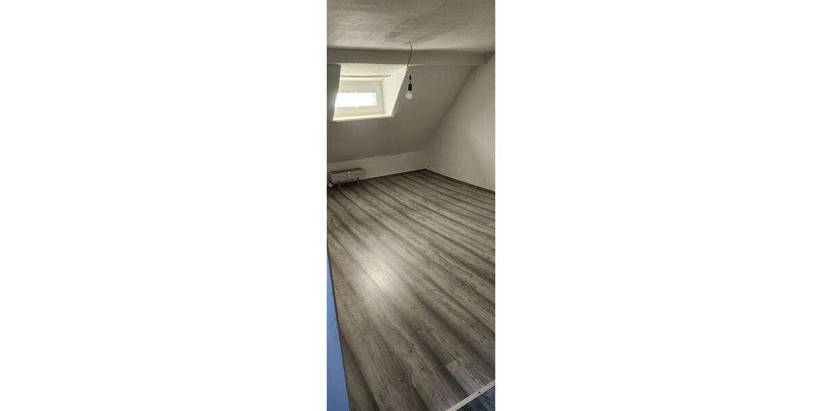 Etagenwohnung Erlangen Bruck - 6 Zimmer, 135 m&sup2;, 1.400&euro; | Angebot:26367295