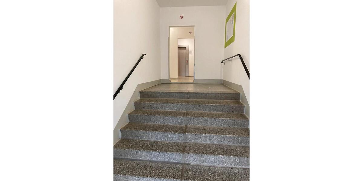 Dachgeschoßwohnung Gera - 1 Zimmer, 31 m&sup2;, 305&euro; | Angebot:26351070