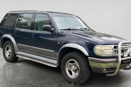 Ford Explorer 176.500 km 4.999 &euro; Straußberg 15344