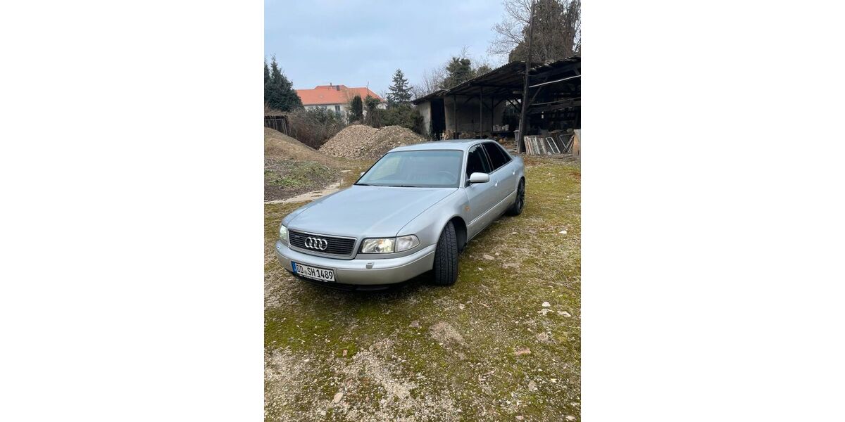 Audi A8 150.000 km 12.499 &euro; Dresden 01159