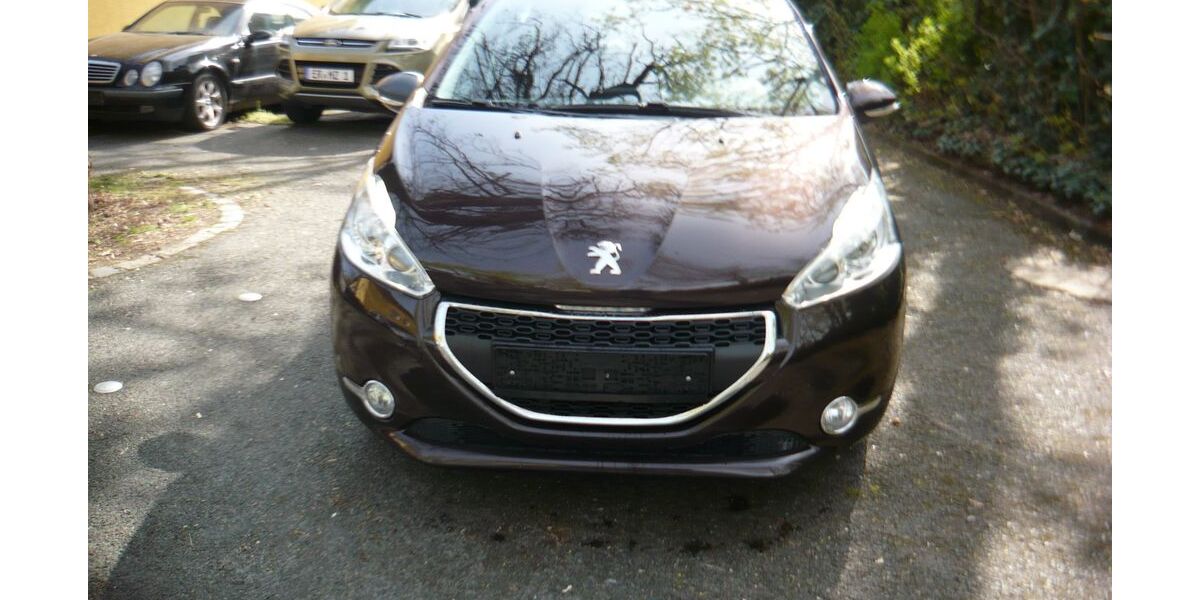 Peugeot 208 86.286 km 5.100 &euro; Erlangen 91058