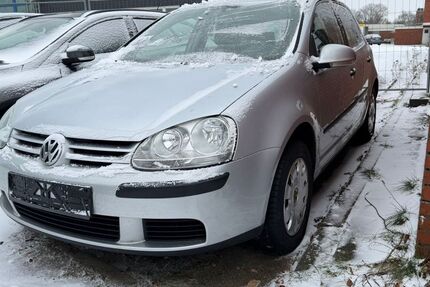 VW Golf 226.000 km 2.480 &euro; Rendsburg 24768