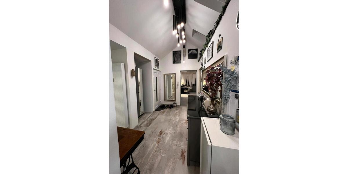 Dachgeschoßwohnung Stutensee - 3 Zimmer, 84 m&sup2;, 278.000&euro; | Angebot:24518069