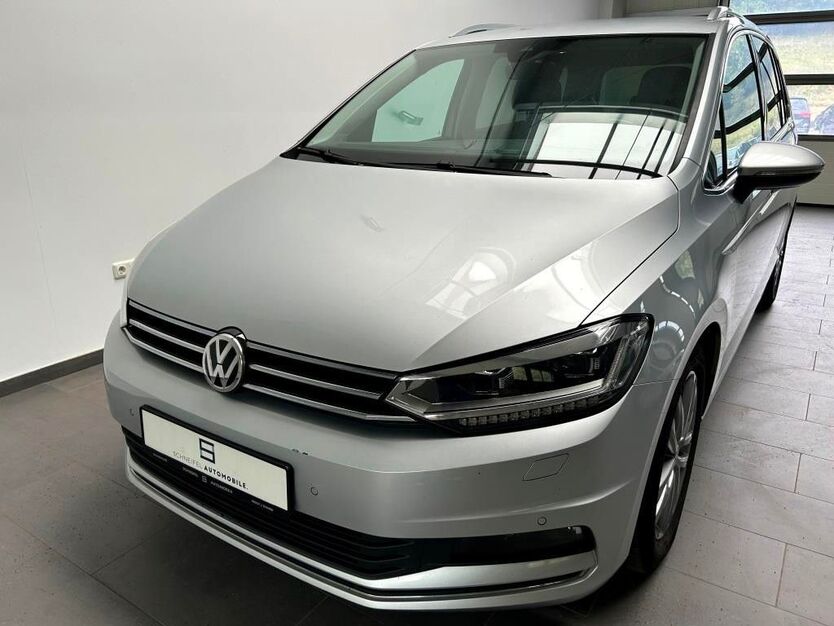 VW Touran 219.700 km 14.987 € Hallschlag 54611