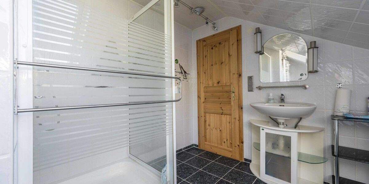 Reihenmittelhaus Bremerhaven Geestemünde - 5 Zimmer, 119 m&sup2;, 229.000&euro; | Angebot:25737095