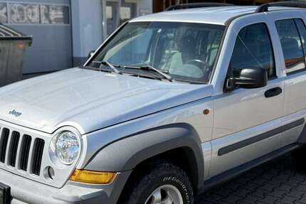 Jeep Cherokee 128.398 km 3.900 € Müllheim 79379