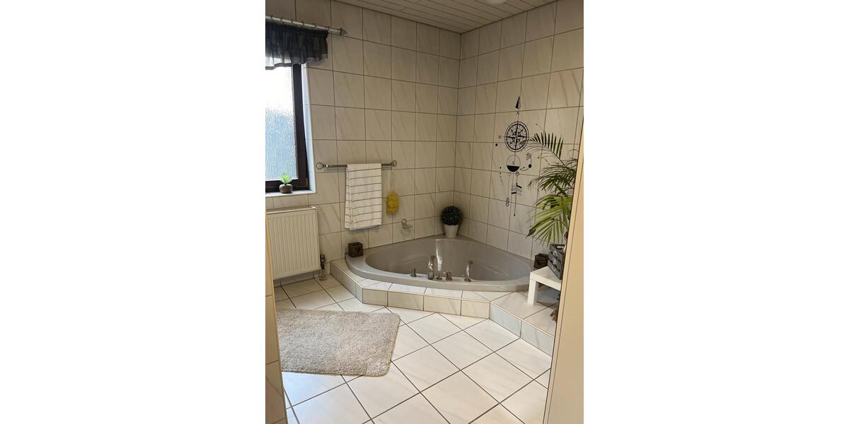 Villa Schwalbach - 8 Zimmer, 396 m&sup2;, 550.000&euro; | Angebot:27120414