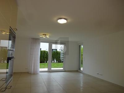 RUHIG UND HELL MIT SONNIGER TERRASSE UND GARTEN 2 zimmer