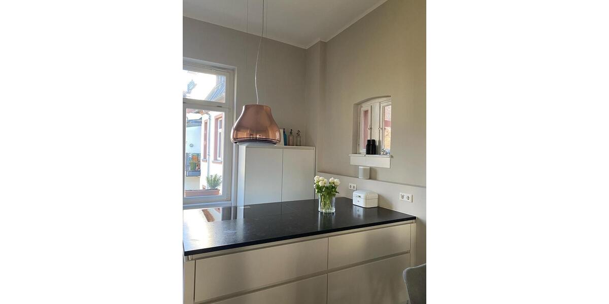 Westend-Juwel in Bestlage: Lichtdurchfluteter, kernsanierter Altbau mit Kamin, Stuckdecken, etc. 4 zimmer