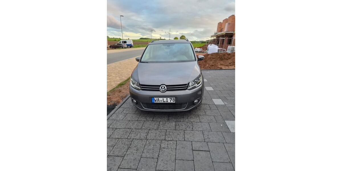 VW Touran 183.000 km 5.800 &euro; Frankenberg (Eder) 35066