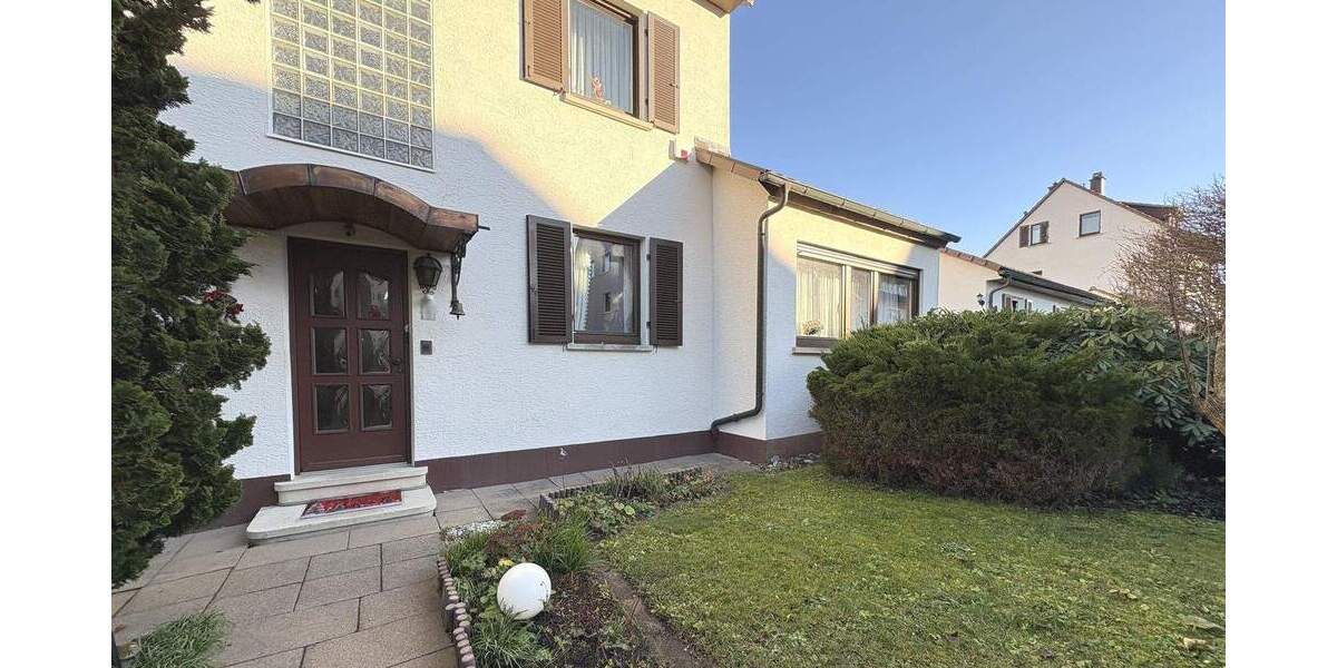 Zweifamilienhaus mit Terrasse, Garten und Garage 7 zimmer