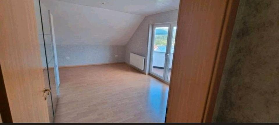 Mehrfamilienhaus, Wohnhaus Sontra - 9 Zimmer, 270 m&sup2;, 395.000&euro; | Angebot:26960073