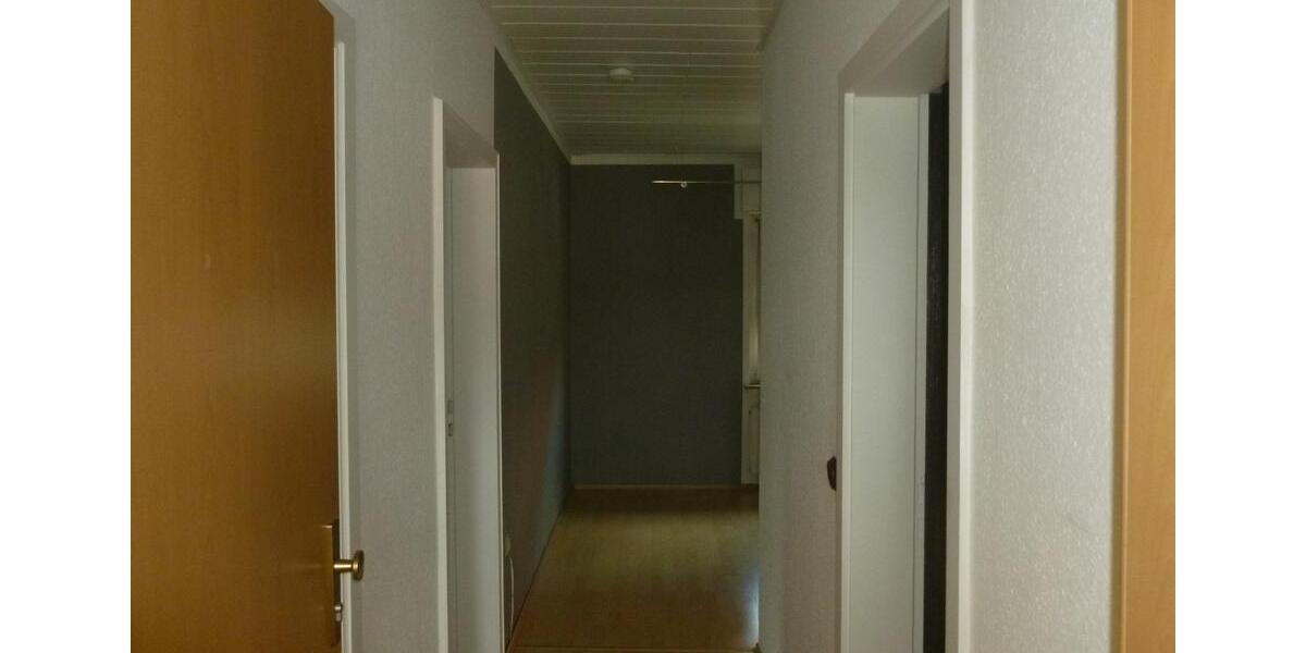 2 Zimmer Wohnung, große Wohnküche, Bad m. Dusche und Badewanne 2 zimmer