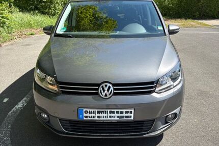 VW Touran 73.000 km 10.900 &euro; Schwebheim 97525