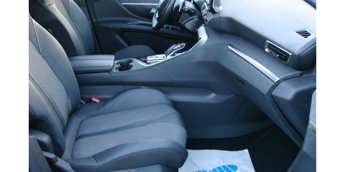 Peugeot 5008 1.2 PureTech130 Allure Pack 7-Sitzer 2WD LED 54.980 km 24.980 &euro; Falkensee 14612