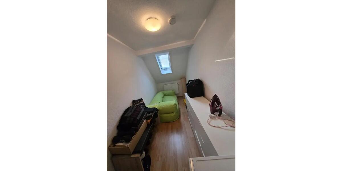 Dachgeschoßwohnung Stuttgart Lehen - 2.5 Zimmer, 48 m&sup2;, 239.000&euro; | Angebot:25843721