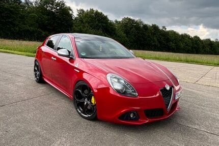Alfa Romeo Giulietta 176.000 km 12.000 € Föhren 54343