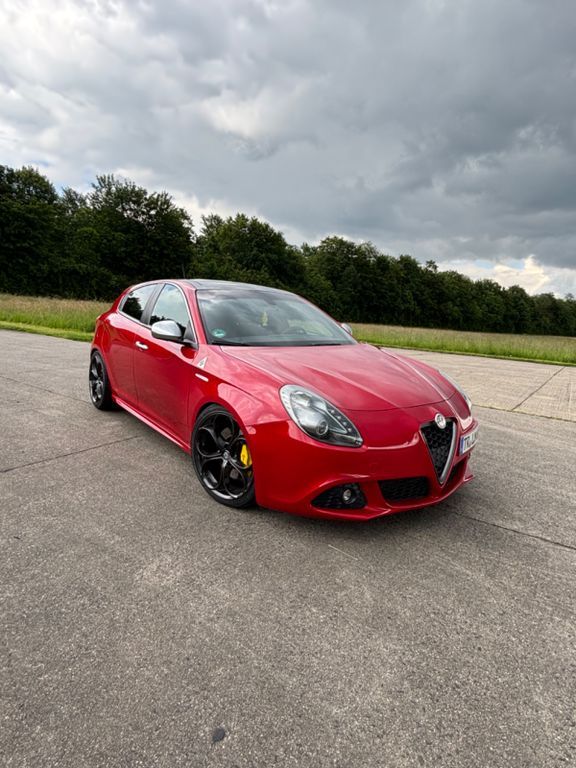Alfa Romeo Giulietta 176.000 km 12.000 € Föhren 54343