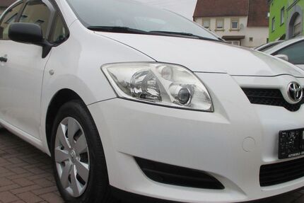Toyota Auris 145.680 km 4.999 &euro; Pfeffelbach 66871