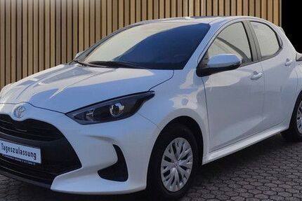 Toyota Yaris 3.000 km 23.940 &euro; Leverkusen 51381