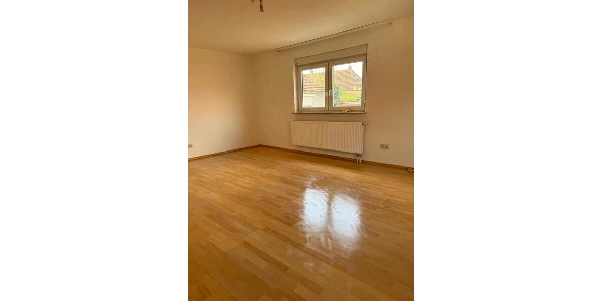 Etagenwohnung Marktheidenfeld - 4 Zimmer, 130 m&sup2;, 900&euro; | Angebot:26330232