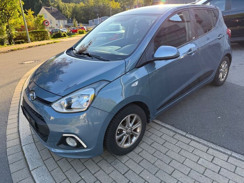 i10