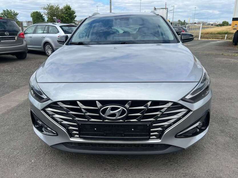 i30