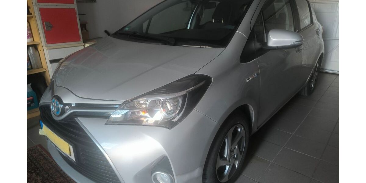 Toyota Yaris 94.000 km 11.900 &euro; Völklingen 66333