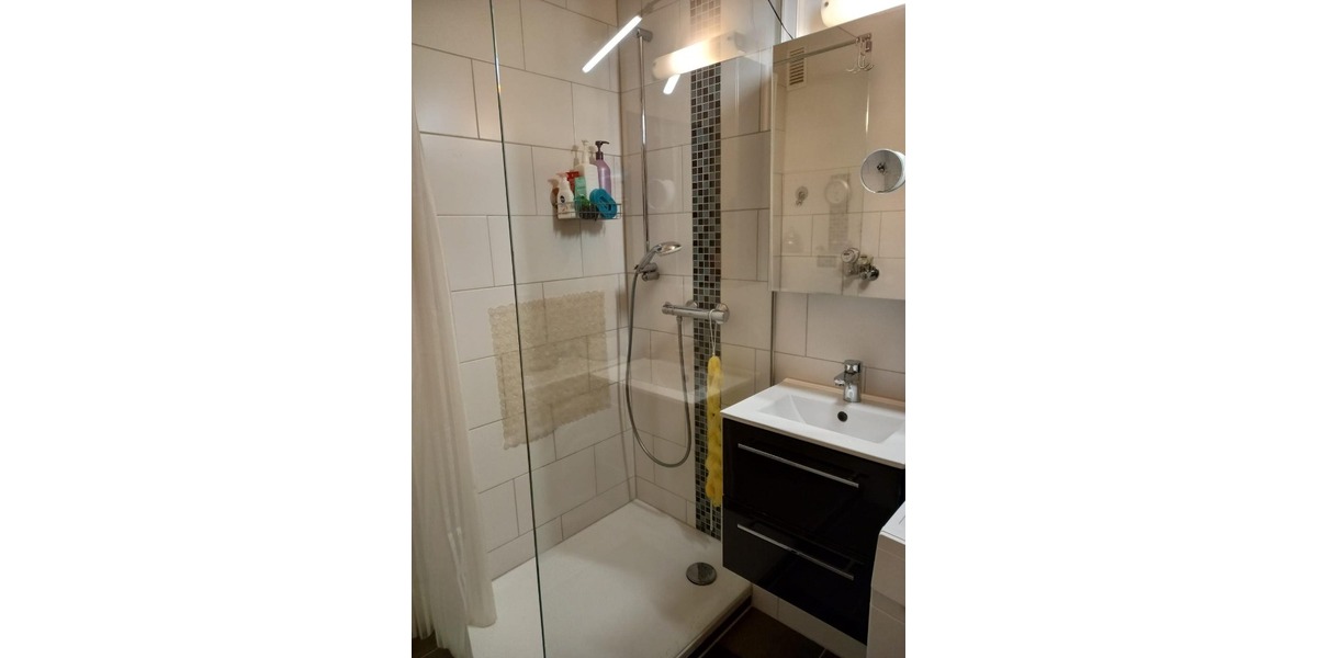 Etagenwohnung in Husum - mietfrei - 2 Zimmer mit Süd-Balkon zu verkaufen! 2 zimmer