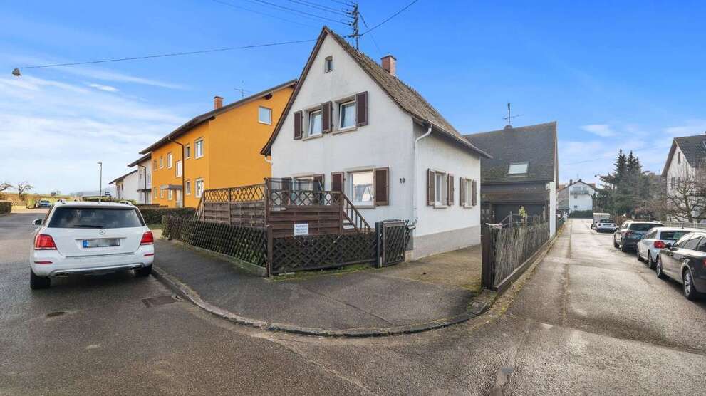 Haus zum Kaufen in Freiburg-Hochdorf 490.000 € 240 m² 8 zimmer