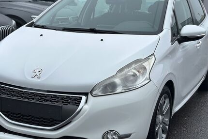 Peugeot 208 94.000 km 6.090 &euro; Rheinbach 53359