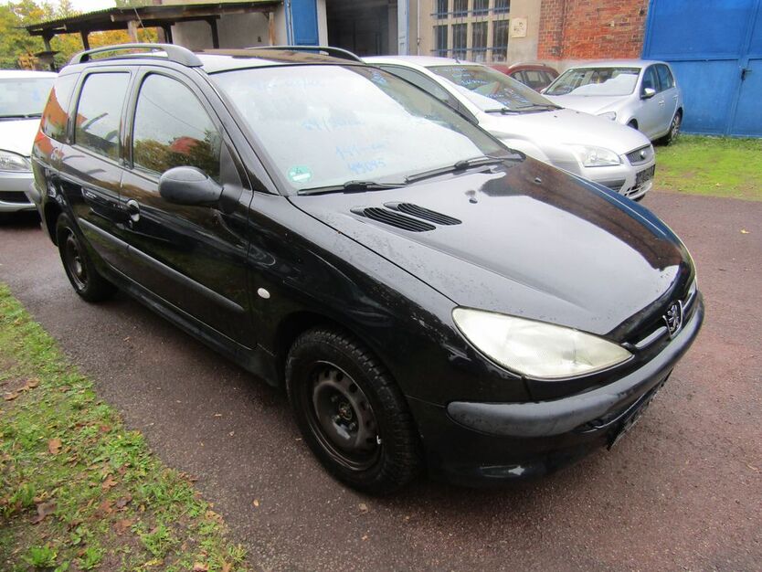Peugeot 206 139.987 km 990 € Halle 06130