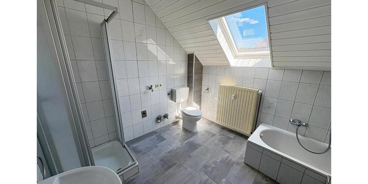 Dachgeschoßwohnung Wächtersbach - 4 Zimmer, 80 m&sup2;, 825&euro; | Angebot:26383958