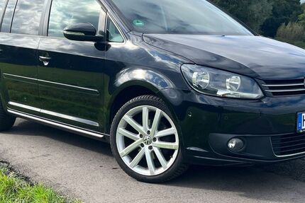 VW Touran 199.000 km 6.999 € Hamburg 21079