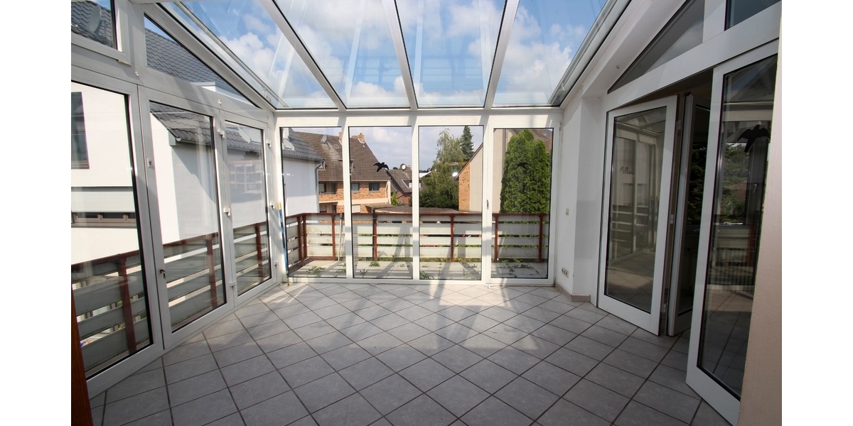 Stilvoll wohnen auf zwei Etagen – Maisonette-Wohnung mit 6 Zimmern, 2 Balkonen und Wintergarten in Hürth-Gleuel! 6 zimmer