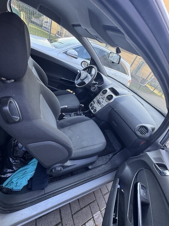 Opel Corsa D 165.000 km 1.050 € Duisburg 47051